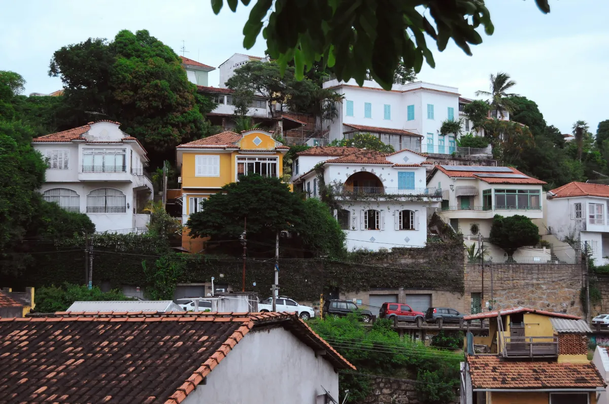 Quartier de Santa Teresa à Rio de Janeiro, prisé pour ses auberges de jeunesse et hostels conviviaux